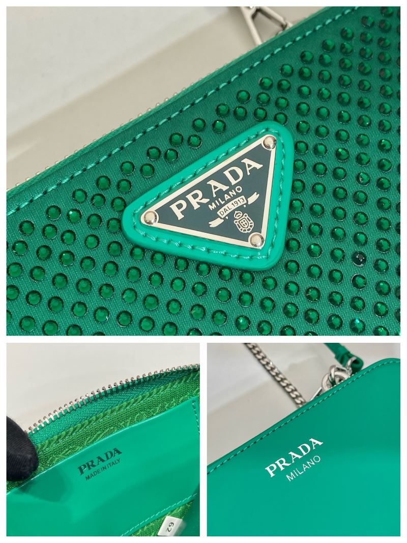Pra*a triangle pouch